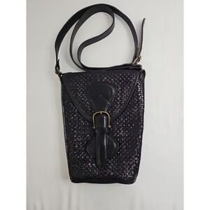 VTG Casleigh Woven Black Leather Bucket Crossbody‎ Bag W/magnetic Closure -Clean